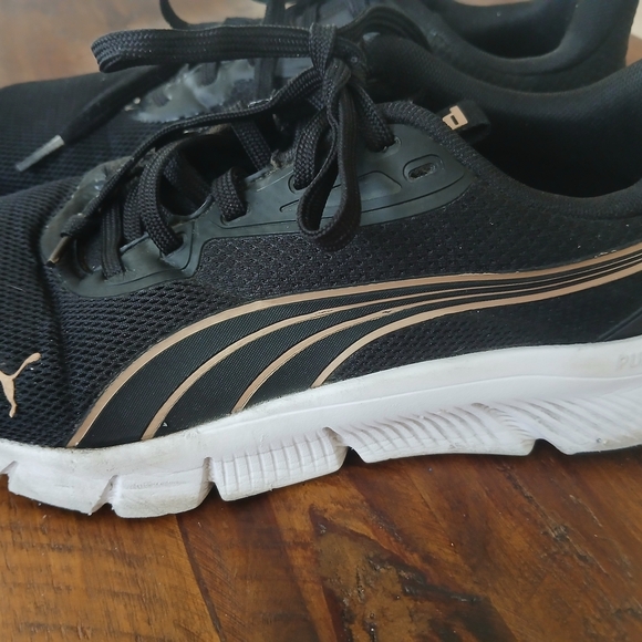 PUMA Black Athletic Shoes - Picture 4 of 10